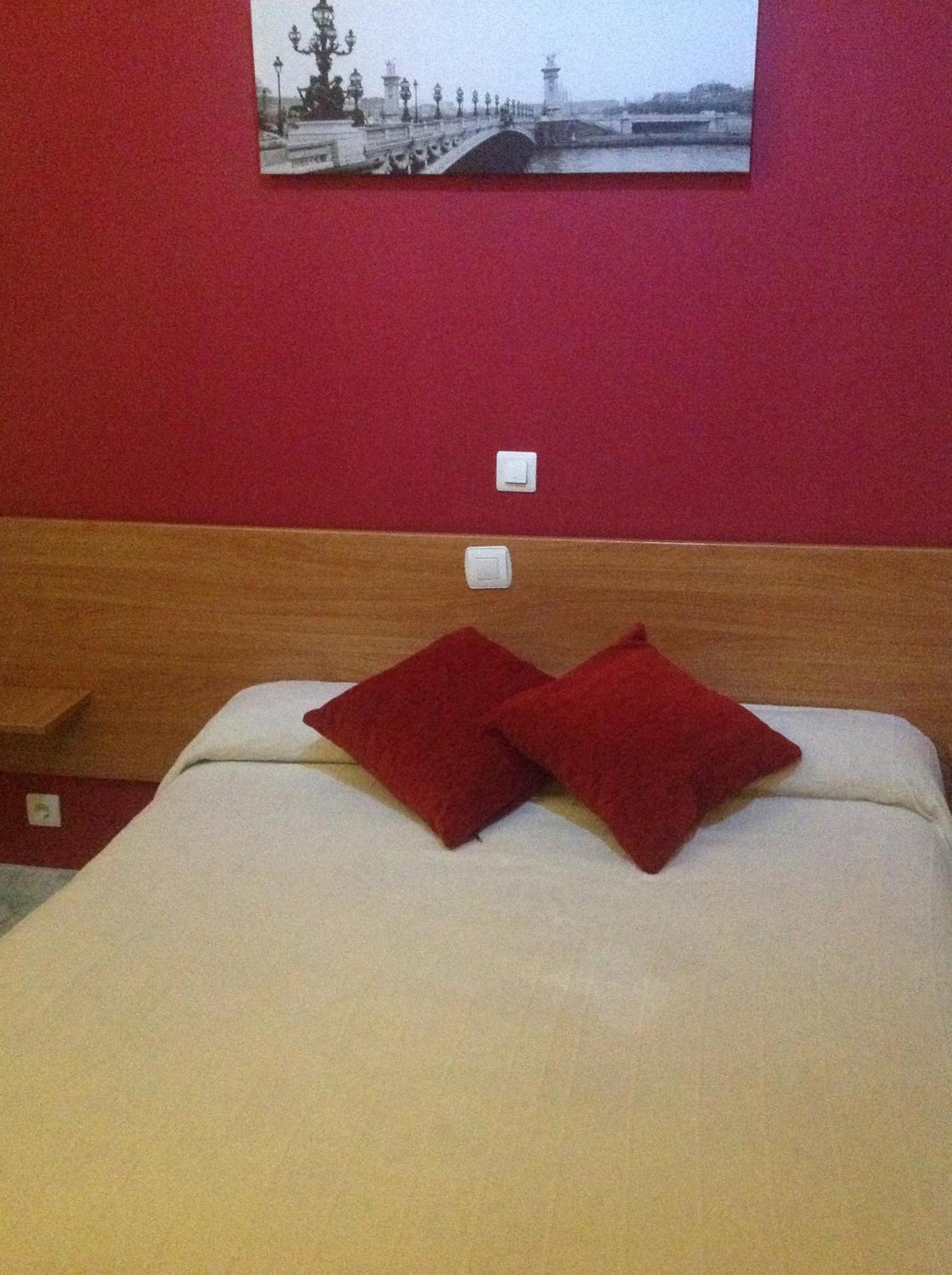 Guest house Neptuno Caceres